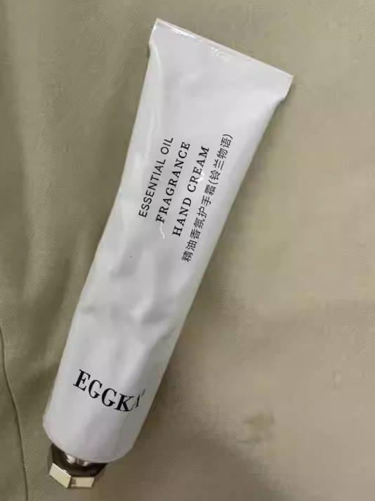 星：口碑最好的10款护手霜摆脱粗糙干裂九游会j9登录2025秋季干燥手部救(图3)