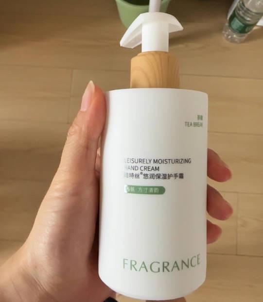 星：口碑最好的10款护手霜摆脱粗糙干裂九游会j9登录2025秋季干燥手部救(图2)